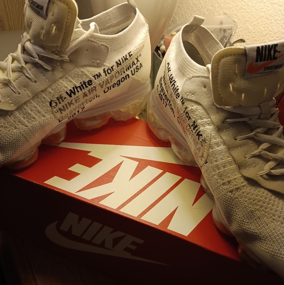 Nike x Off White Vapormax Flyknit Sneakers | Men's Size: 11 | Replacement Box - Picture 8 of 8
